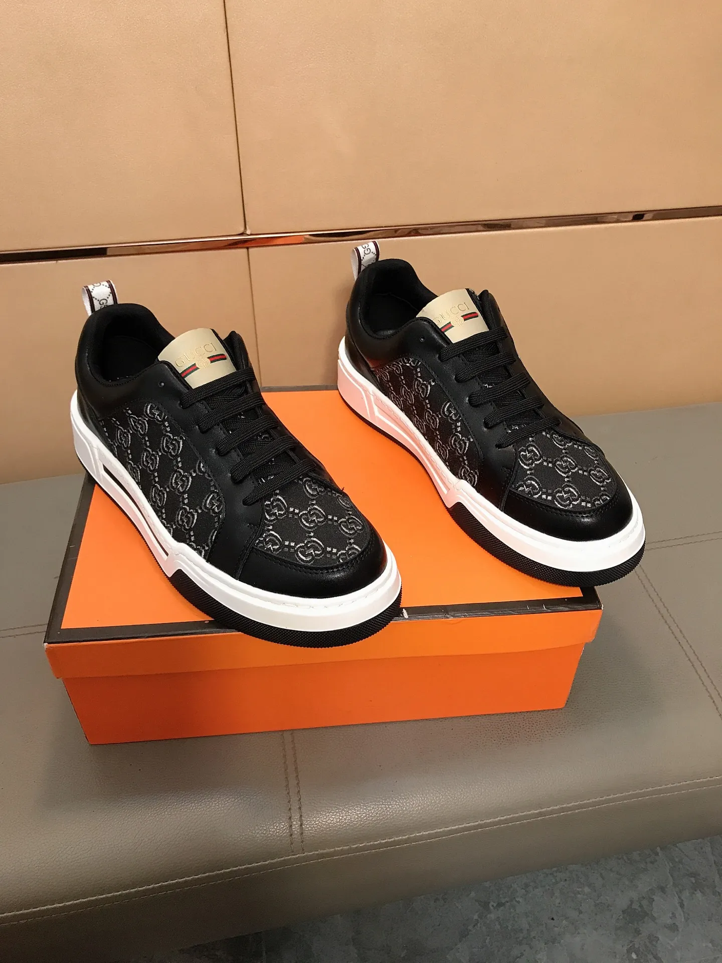 Ex-factory price 400 ⌚️⌚️[GUCCI] Gucci men’s casual shoes are absolutely popular 🔥The ultimate matching item for trendy men! Irresistible charm of super texture, the main recommendation, the upper is made of high-quality cowhide + printed fabric, sheep lining feet, wear-resistant rubber sole, noble and elegant! Extremely comfortable🎁🎁You can be as handsome as you want💪 Size 38-44!